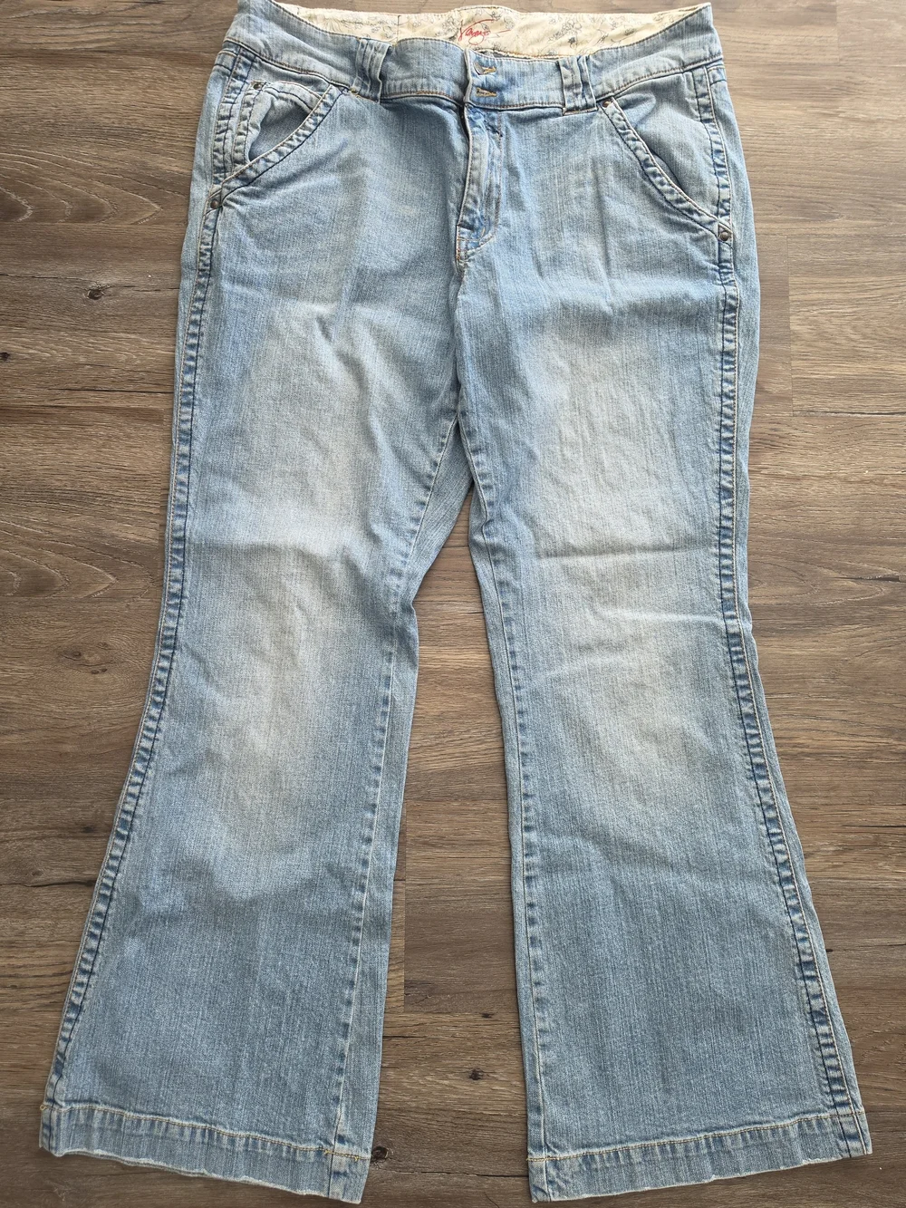 Women's Venezia Light Blue Embroidered Pocket Jeans Size 18